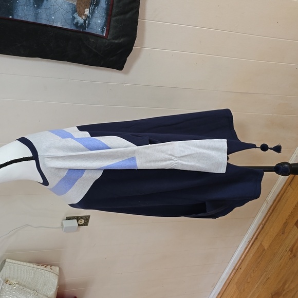 XL Lilly Pulitzer sweater EUC - Picture 2 of 8